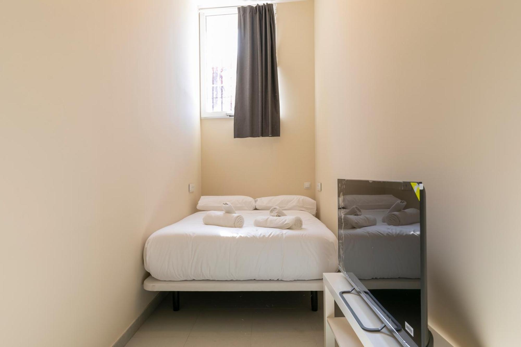 Homeabout Smart Rooms Tetuan - Sin Recepcion — Photos 3